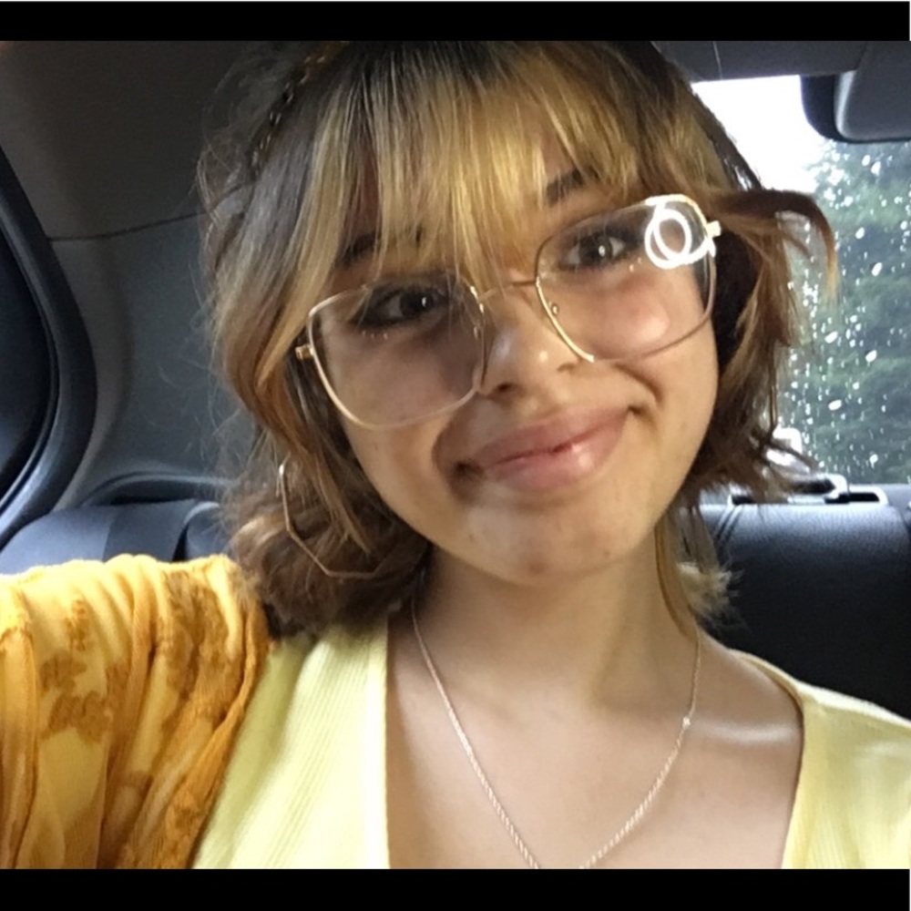 Meet your Posher, Lydia